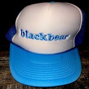 Blackbear white/light blue hat